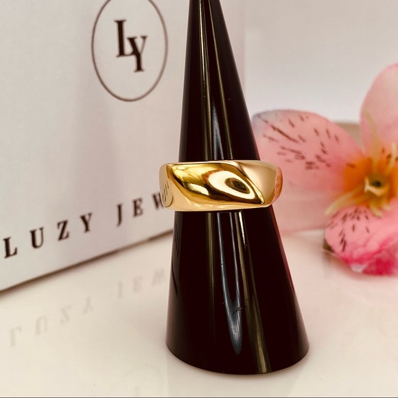 18k Gold Statement Minimalist Irregular Elevated Design Ring - Picture 7 of 9